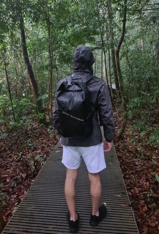 Wanderrucksack, der gut gegen Regen schützt.